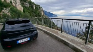 Vale a pena alugar carro em viagem? Como decidir