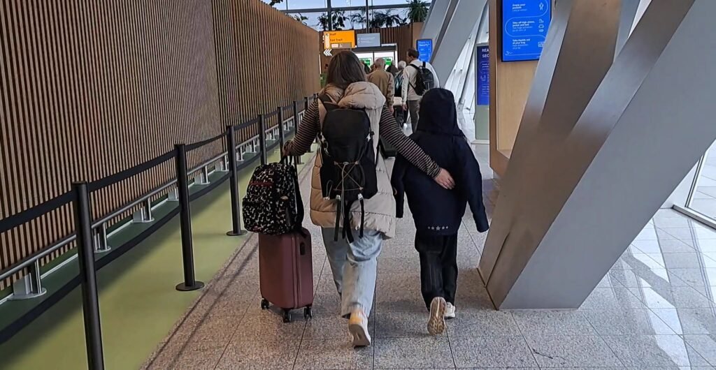 Vão cobrar pela bagagem de mão? O que a nova lei da UE muda para quem viaja